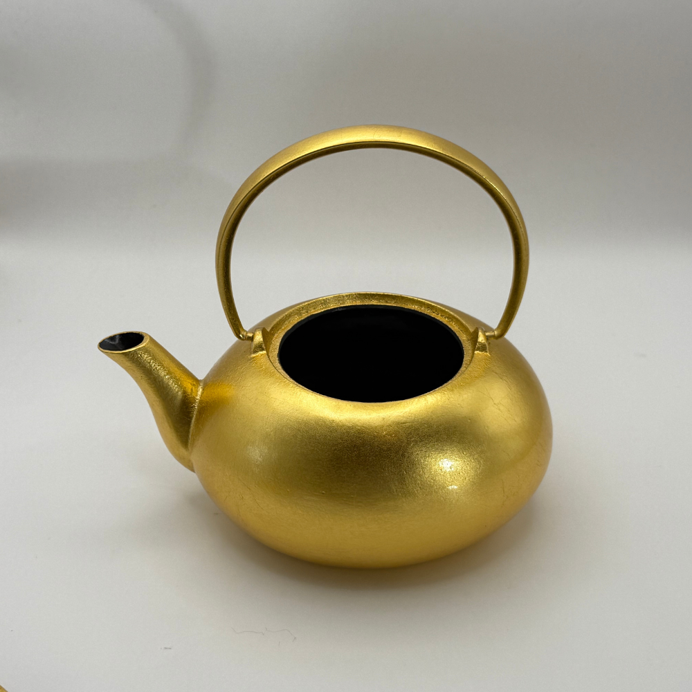 （特別限定モデル）山形鋳物 菊地保寿堂 WAZUQU(ワズク）金箔鉄急須 ふくS  600ml