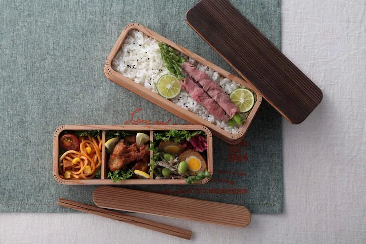 お弁当箱