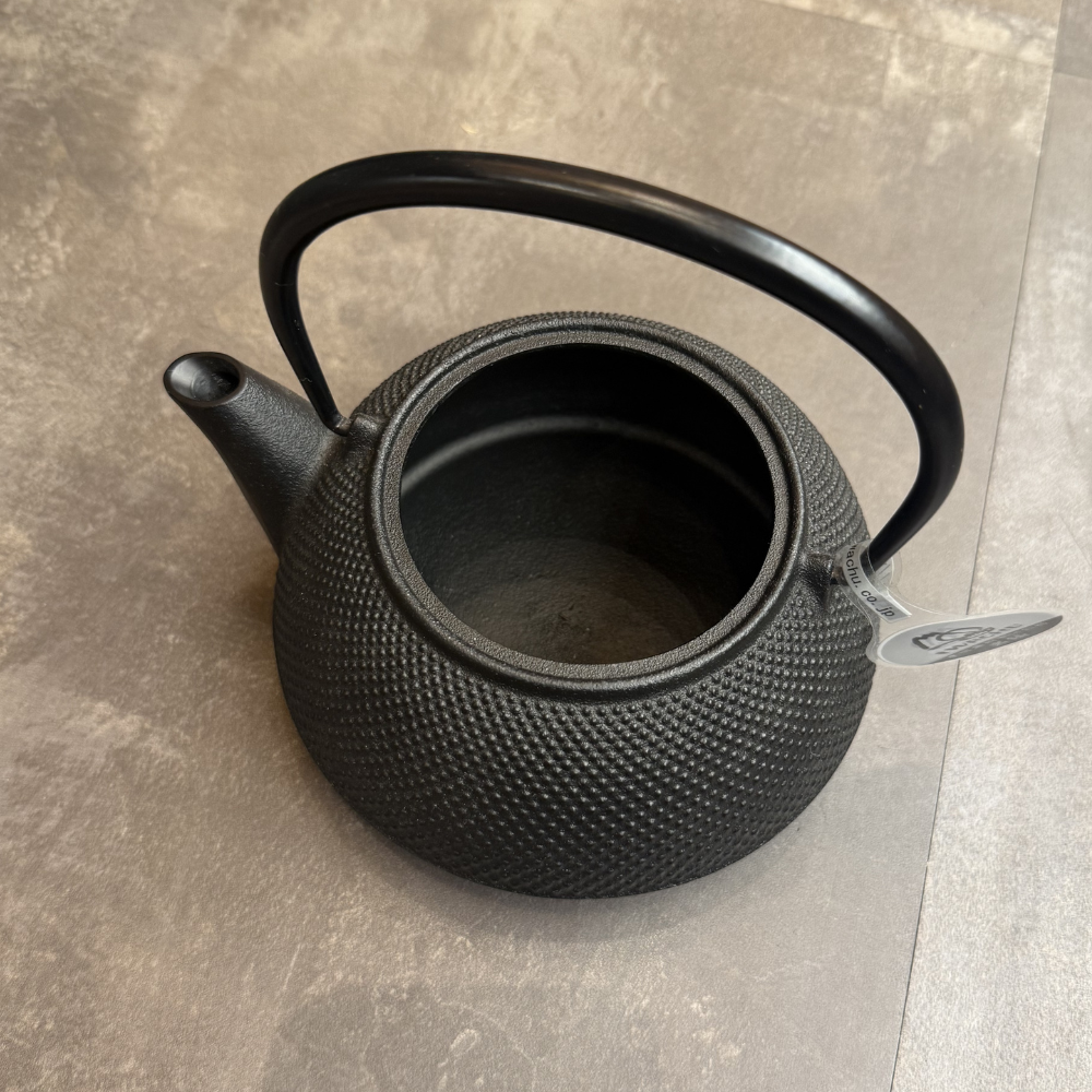 南部鉄器 岩鋳  鉄瓶 900ml アラレ (IH対応)